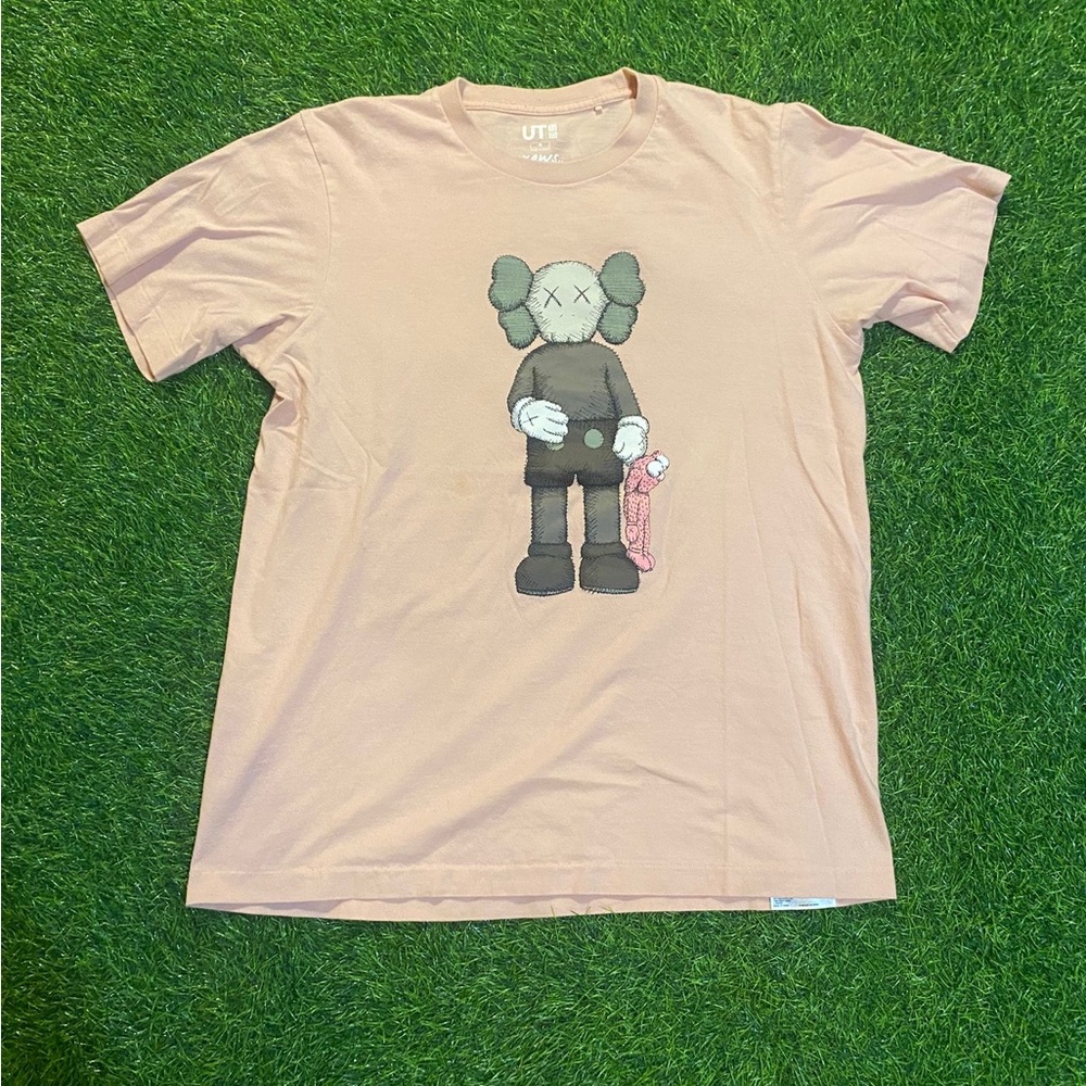 KAWS Uniqlo t shirt size medium